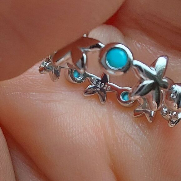 925 Sterling Silver Starfish Ring - Picture 2 of 9